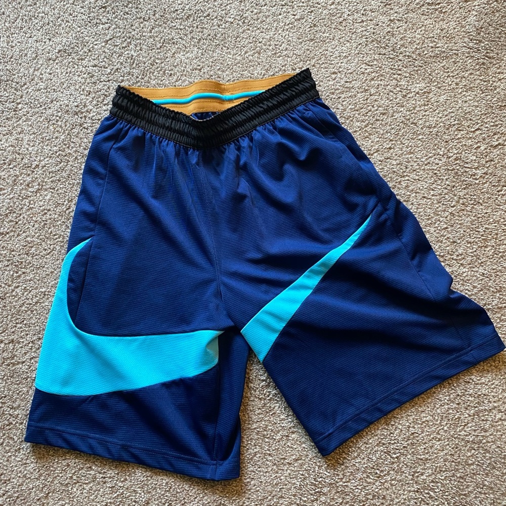 Nike DRI-FIT Men’s Shorts Nike Logo Across Size Medium Great Colorway